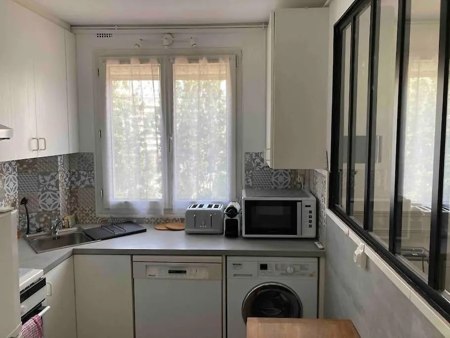 Le Daumesnil Apartment + Balcon 2Br 4/6Peoples Parijs